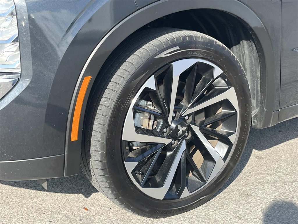 Used 2024 Mitsubishi Outlander FWD image 9