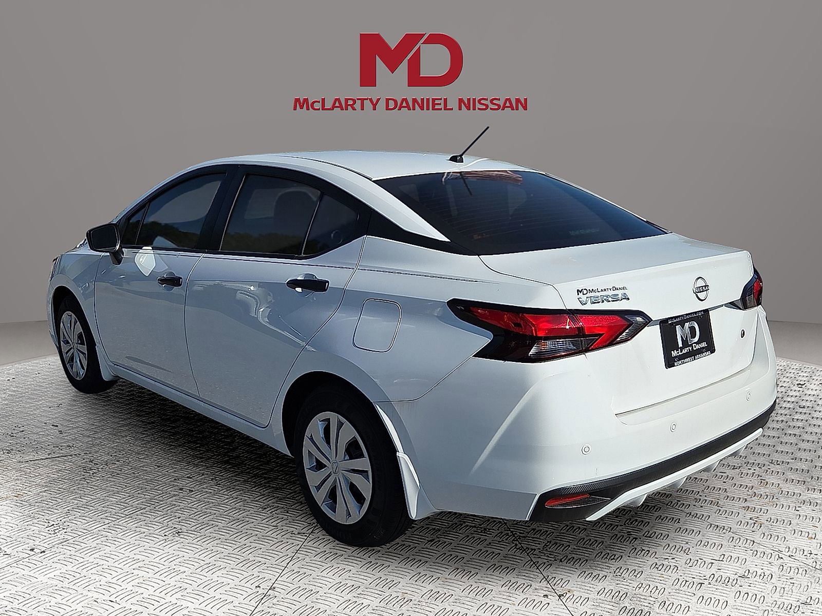 Used 2025 Nissan Versa S w/ Trunk Package image 4