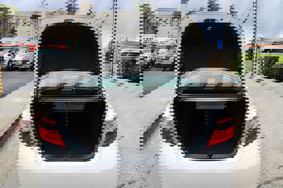 Used 2015 Toyota Camry XLE FWD image 42