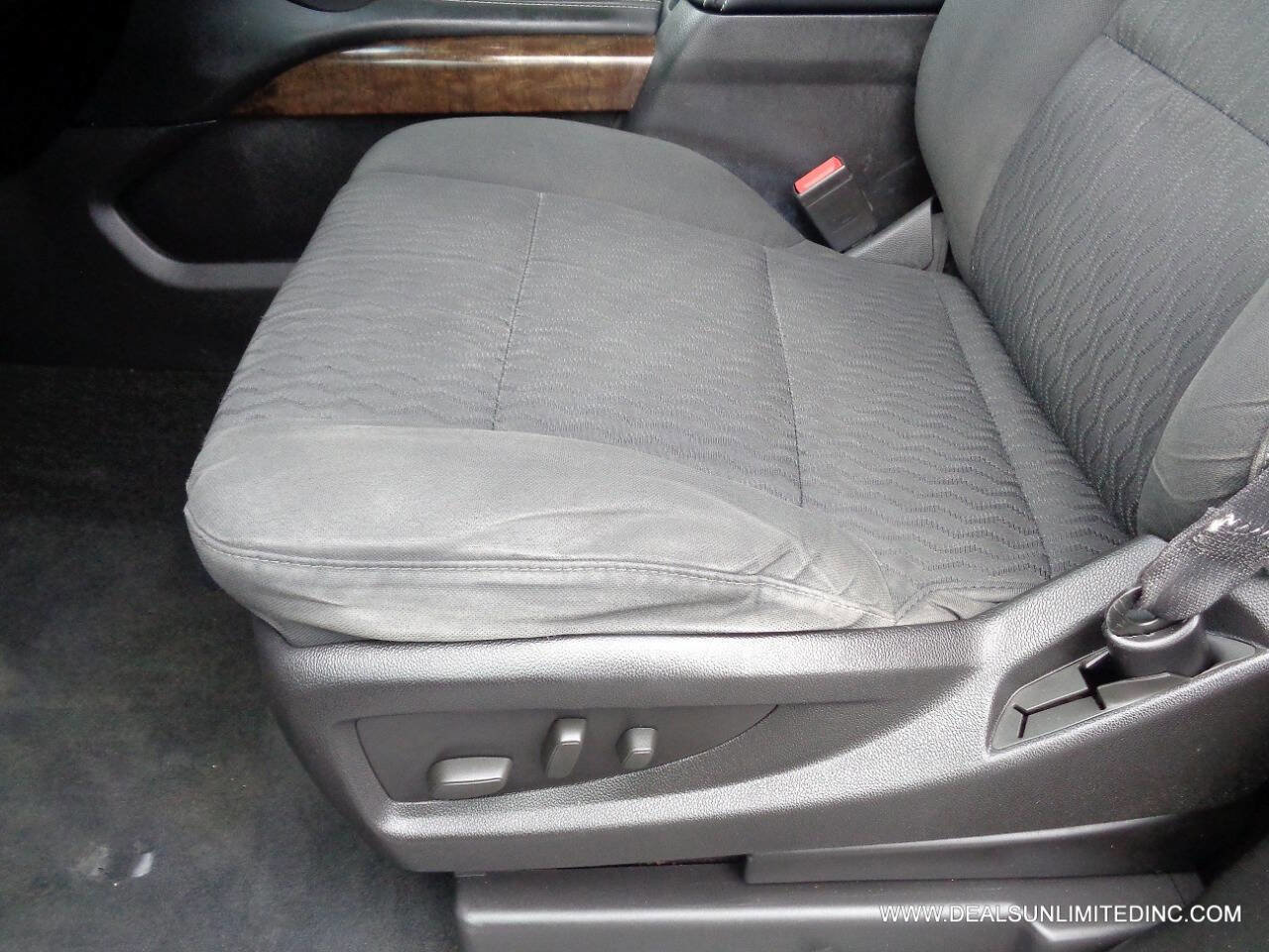 Used 2015 Chevrolet Tahoe LS image 9