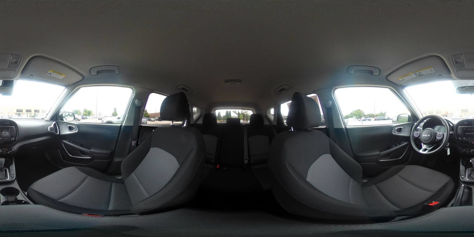 Used 2025 Kia Soul LX w/ LX Technology Package FWD image 39