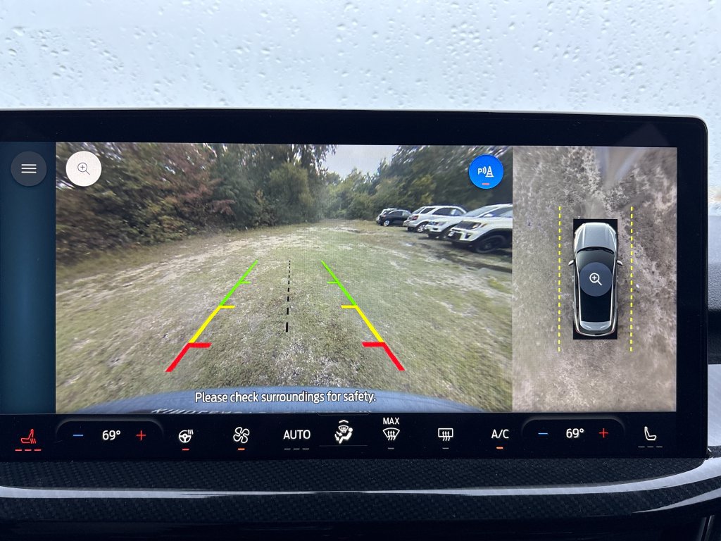 Certified 2023 Ford Escape ST-Line Elite AWD/4WD image 3