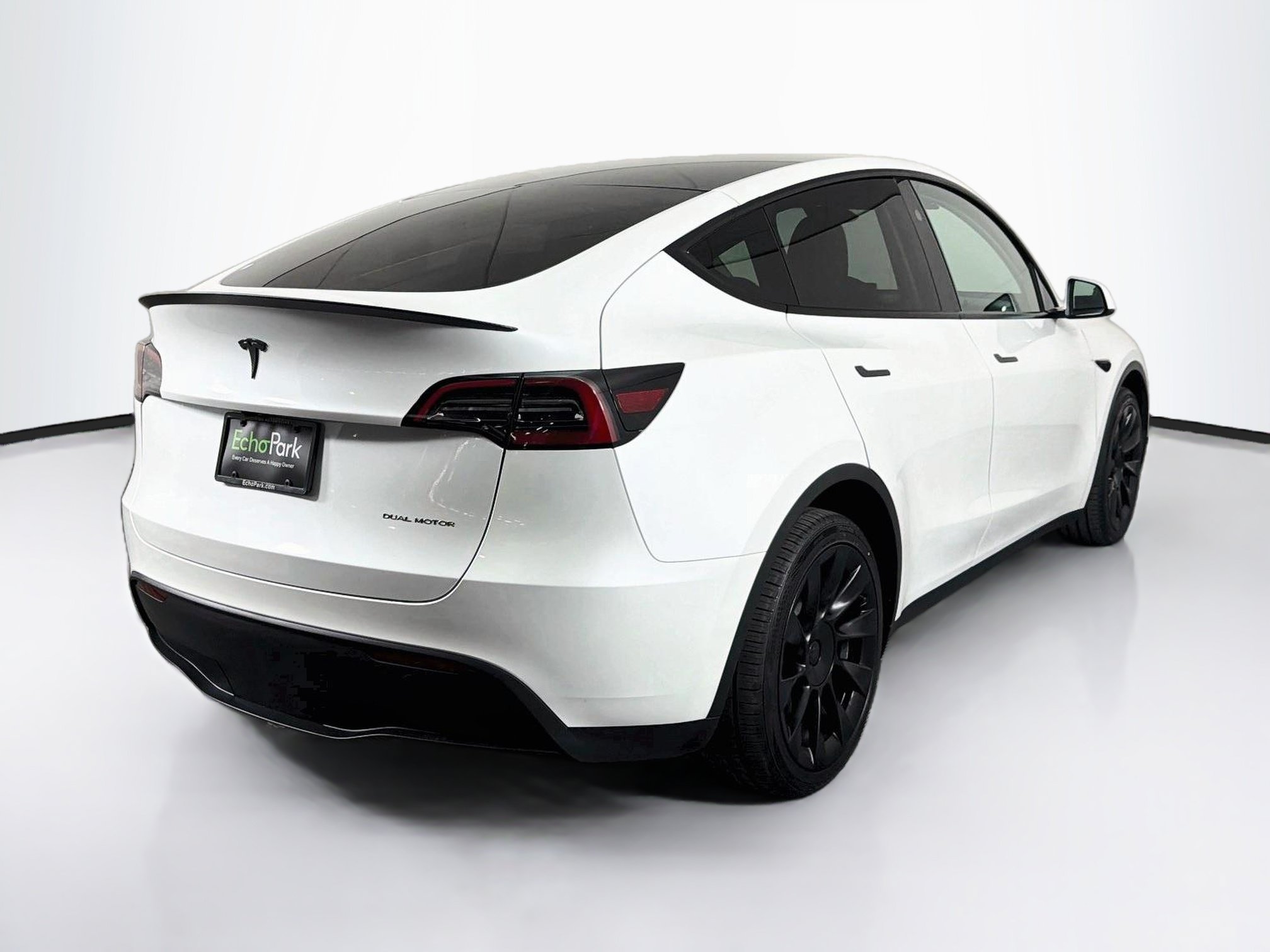Used 2024 Tesla Model Y Long Range AWD/4WD image 9