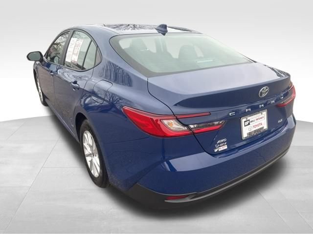 Used 2025 Toyota Camry LE image 3