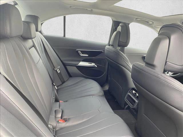 Used 2025 Mercedes-Benz E 350 4MATIC Sedan image 23