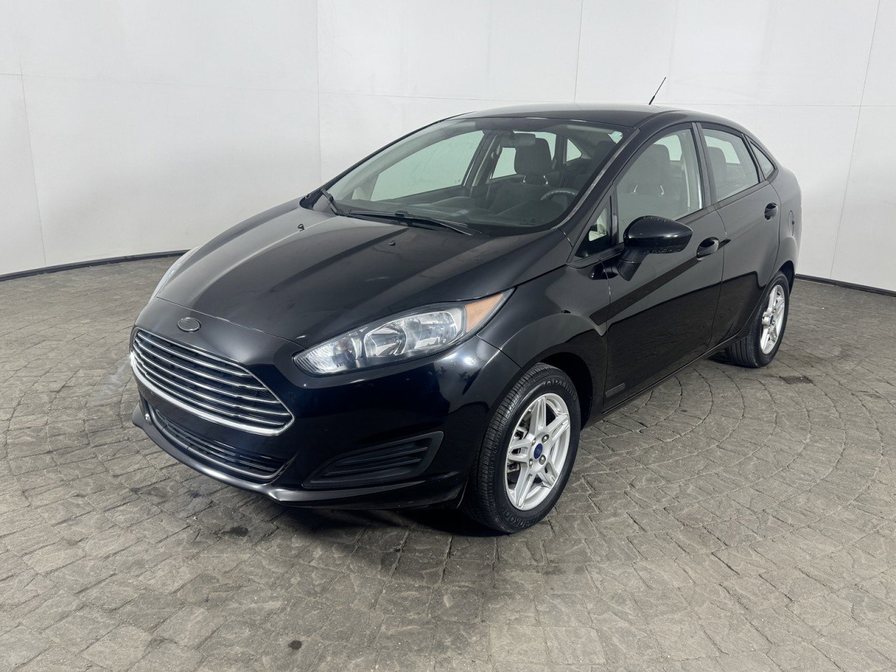 Used 2019 Ford Fiesta SE image 3