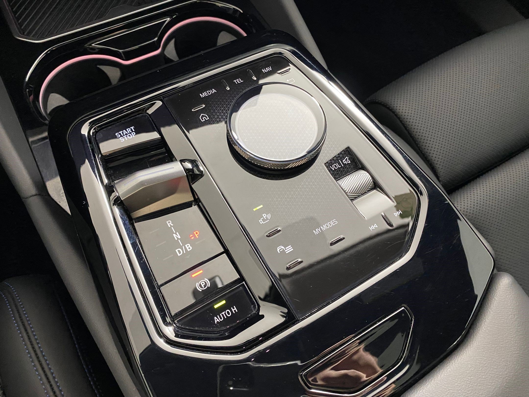 Certified 2025 BMW i5 xDrive40 w/ M Sport Package image 28