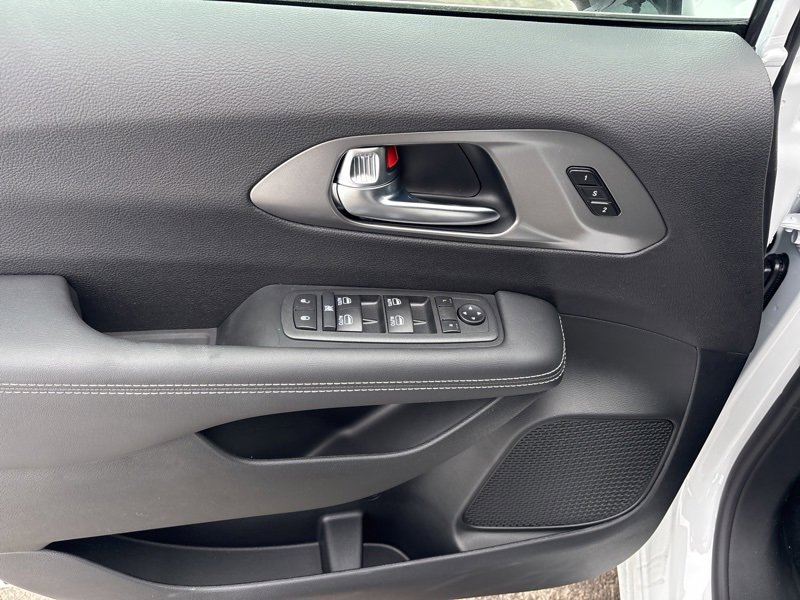 New 2026 Chrysler Pacifica Select image 22