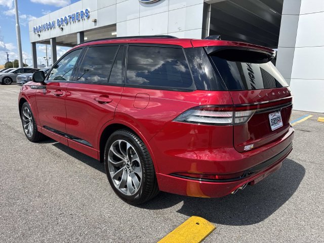 New 2026 Lincoln Aviator 2WD w/ Jet Appearance Package image 5