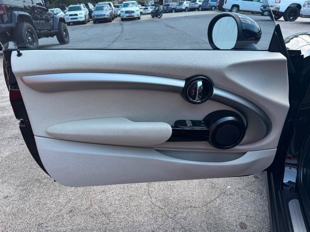 Used 2014 MINI Cooper 2-Door Hardtop FWD image 11