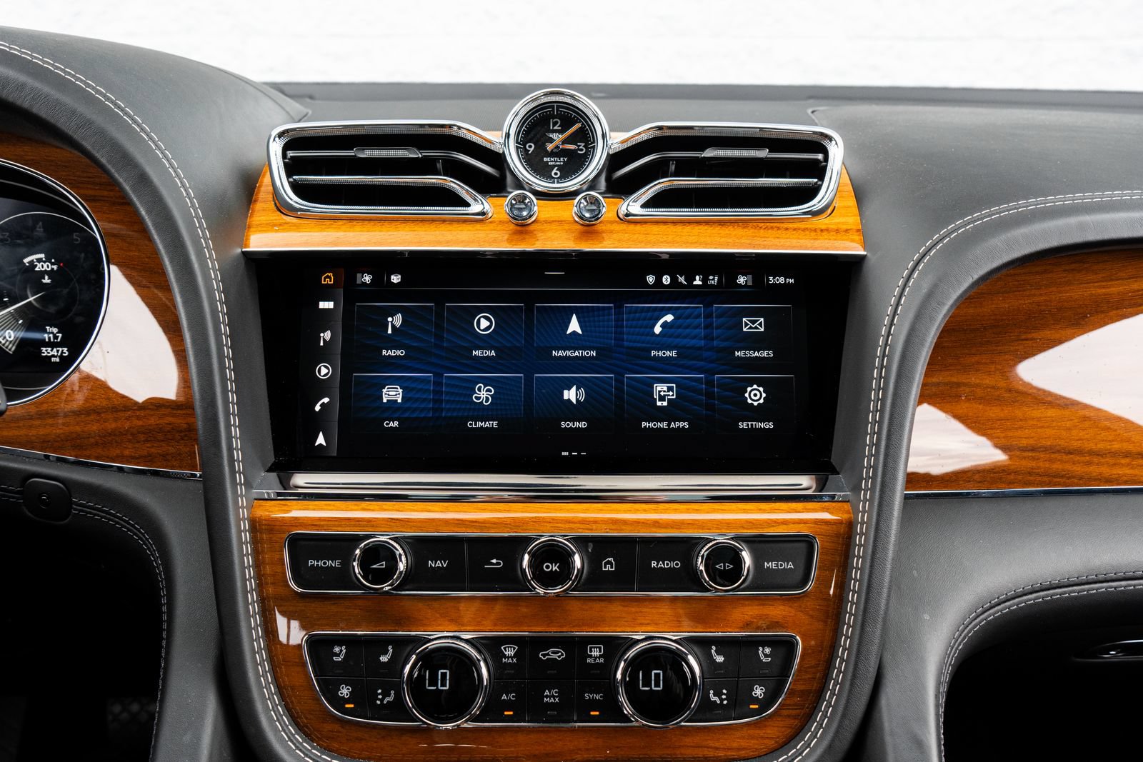 Certified 2023 Bentley Bentayga AWD/4WD image 33