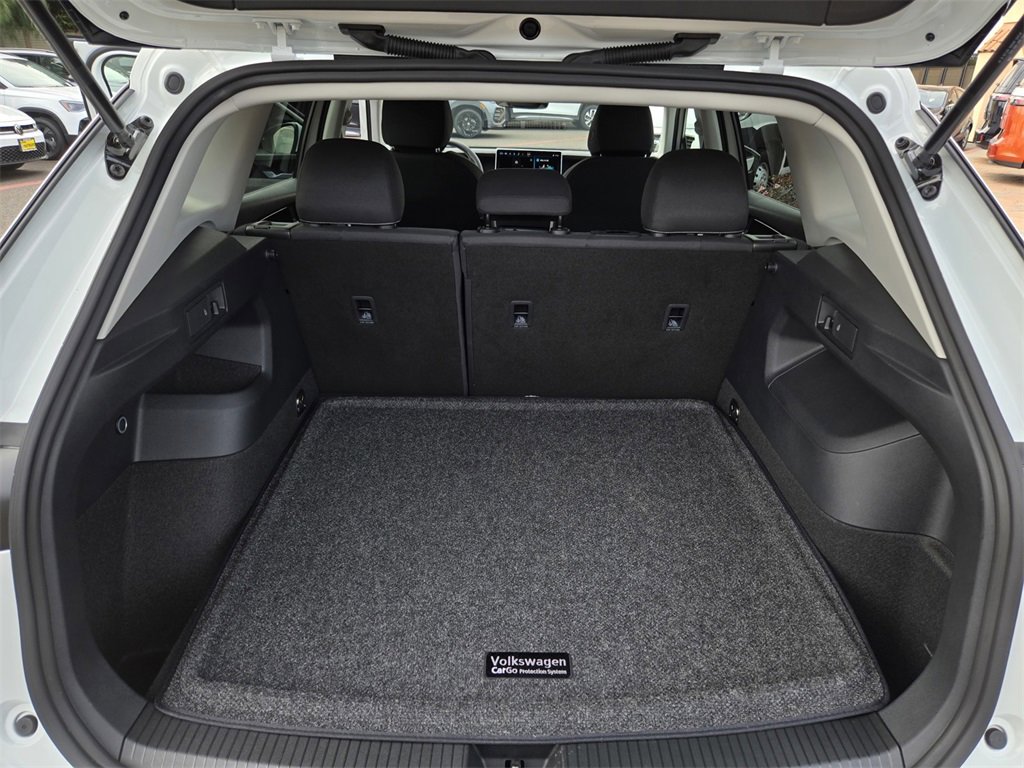 Used 2025 Volkswagen Tiguan S image 23