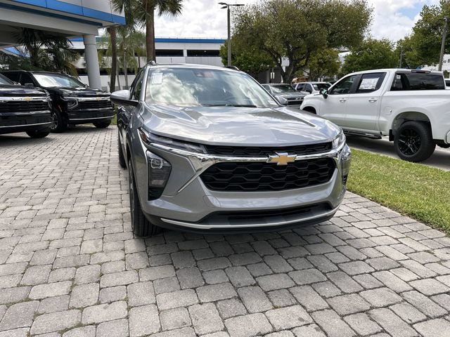 Used 2024 Chevrolet Trax LT FWD image 18