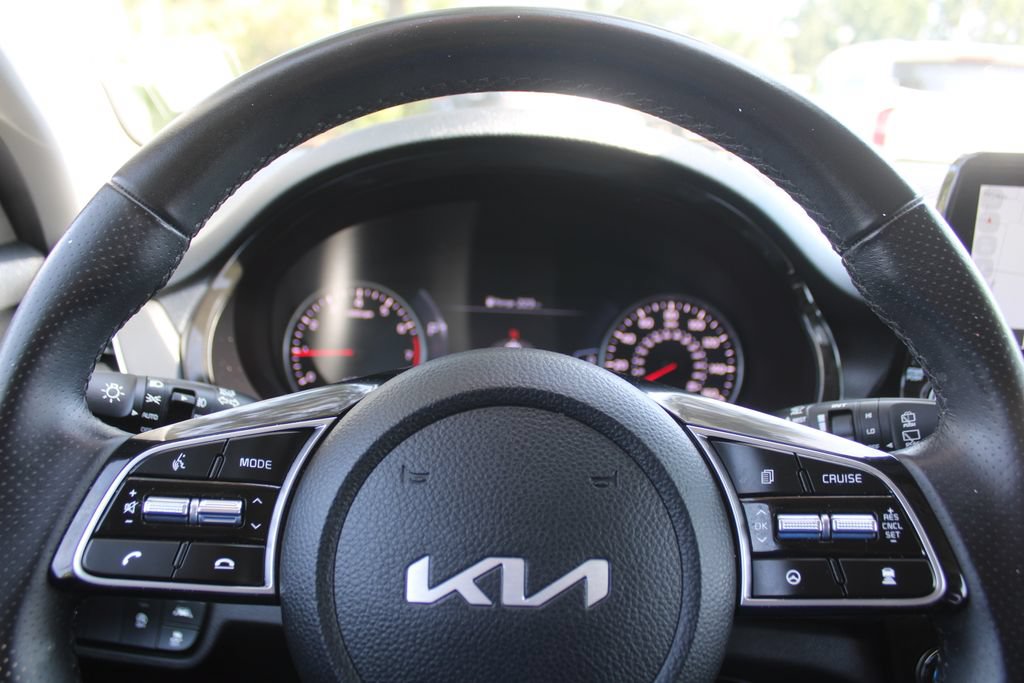 Certified 2023 Kia Seltos SX w/ SX Sunroof Package AWD/4WD image 25