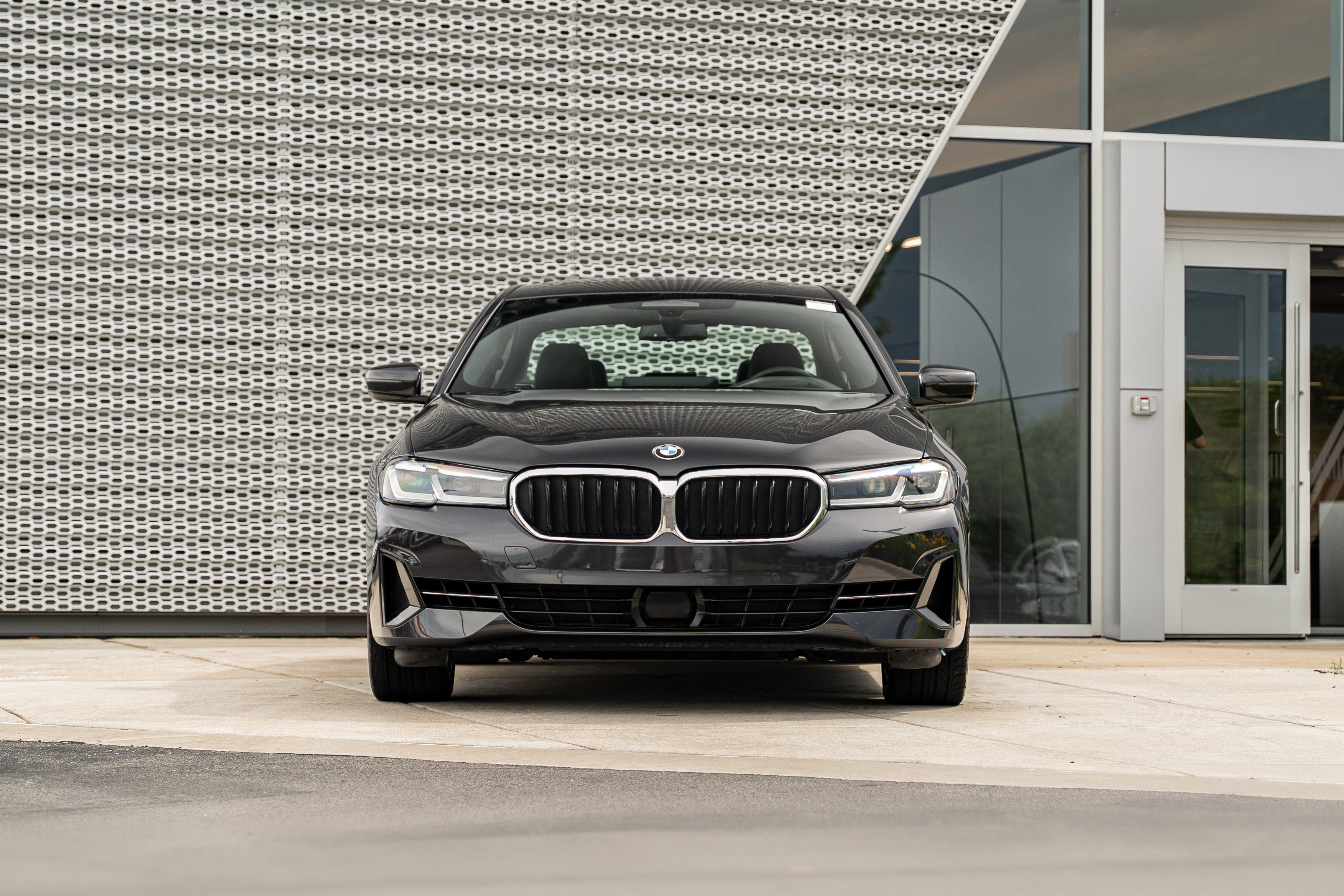 Used 2023 BMW 540i xDrive w/ Premium Package AWD/4WD image 37