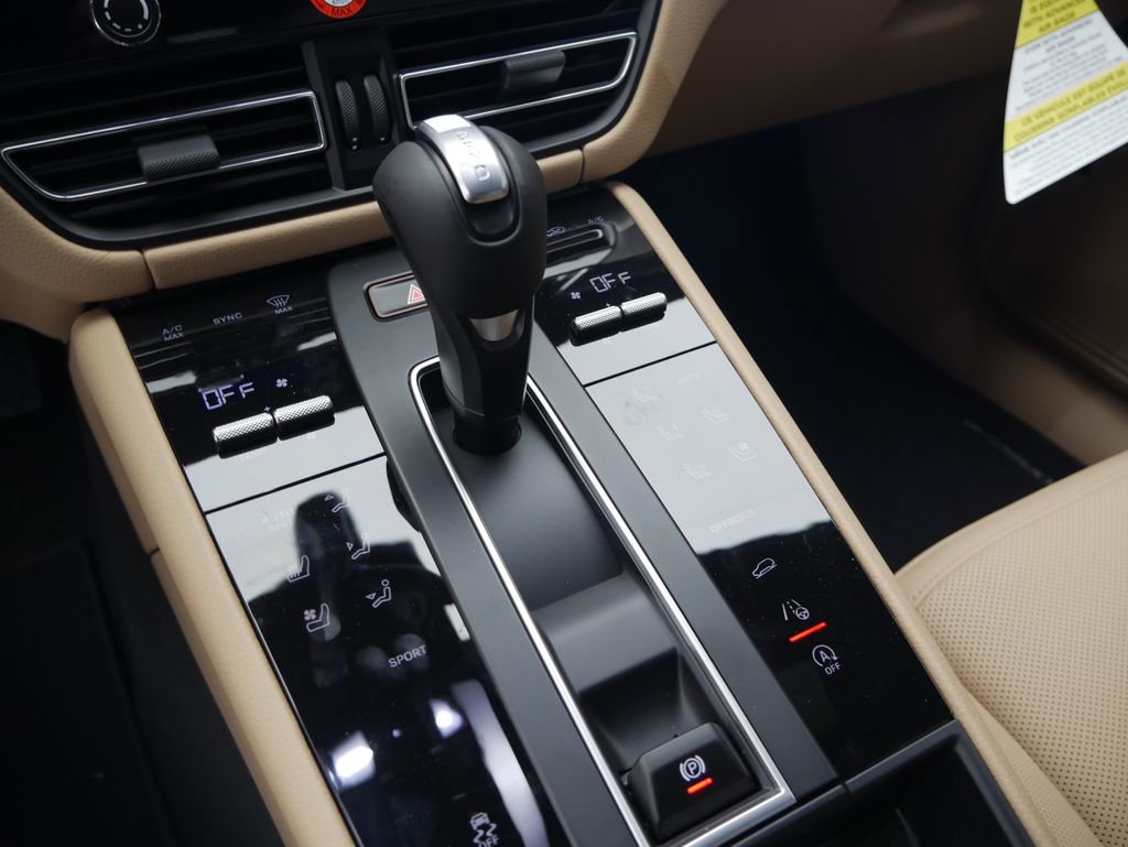 New 2026 Porsche Macan AWD/4WD image 40