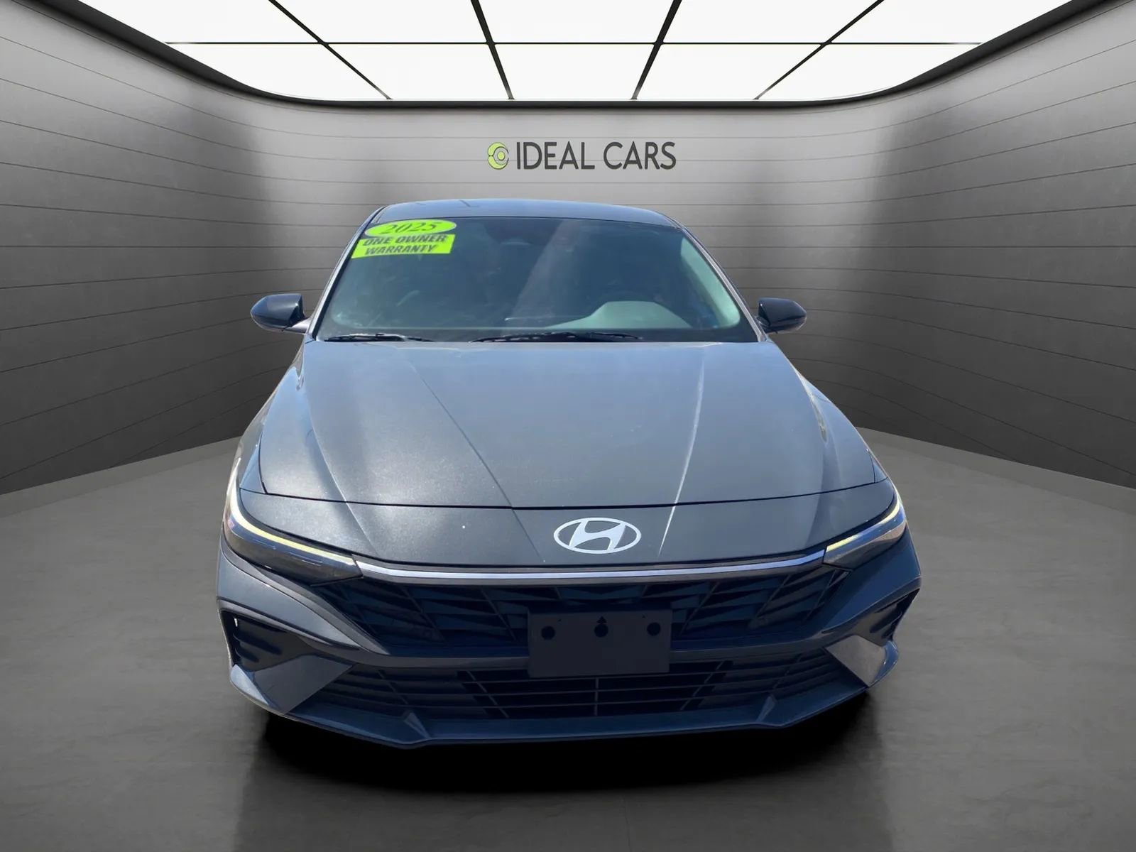 Used 2025 Hyundai Elantra Sport FWD image 2
