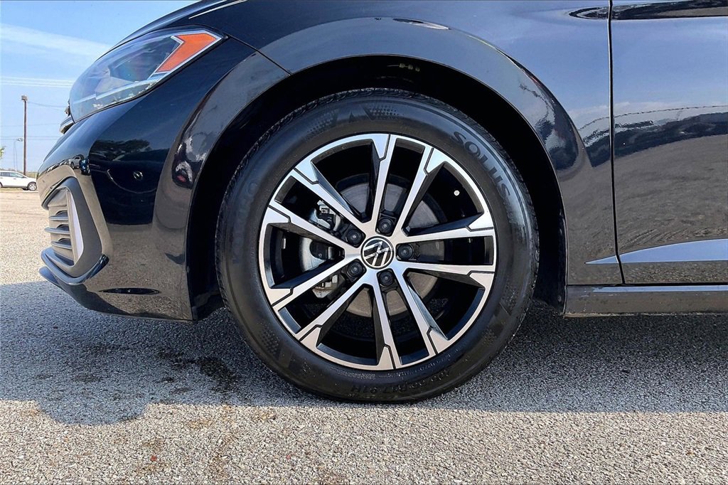 Used 2024 Volkswagen Jetta Sport image 35