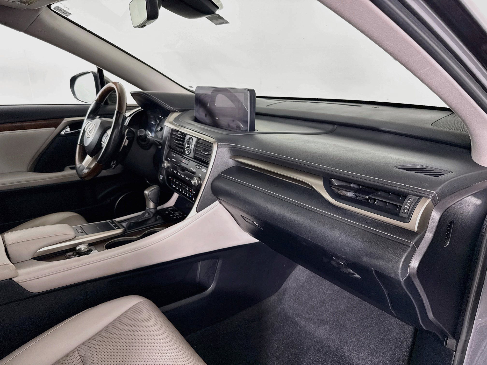 Used 2020 Lexus RX 350L Premium w/ Premium Package AWD/4WD image 29