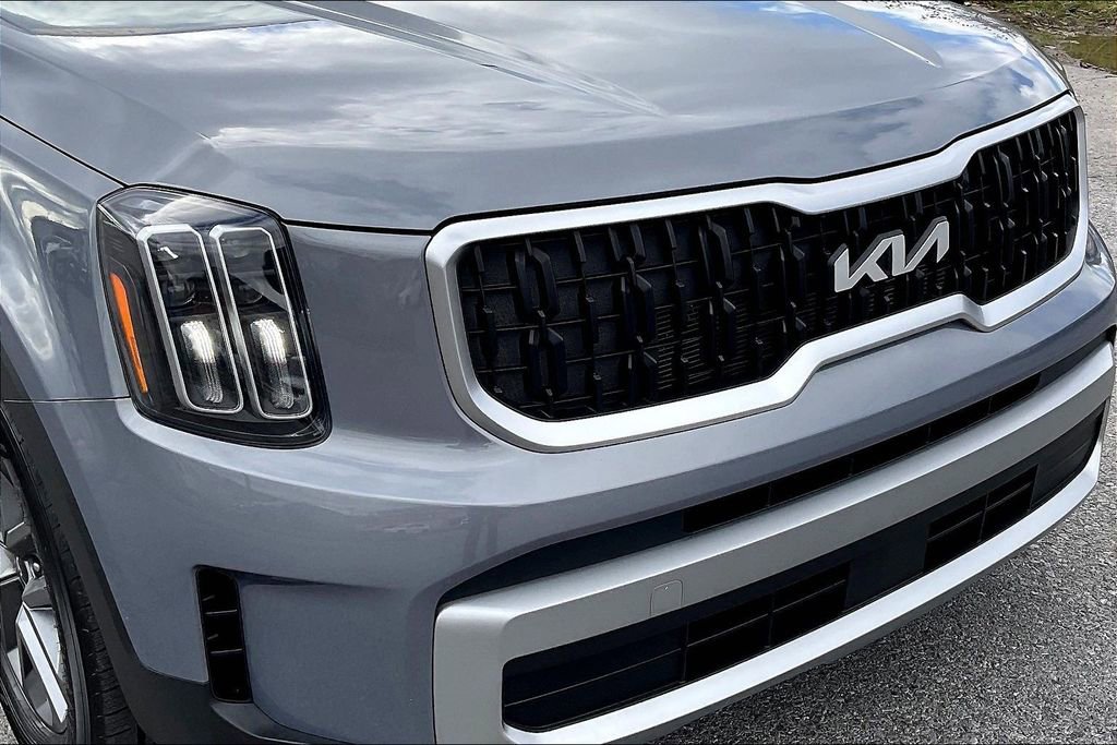 Used 2023 Kia Telluride LX image 28