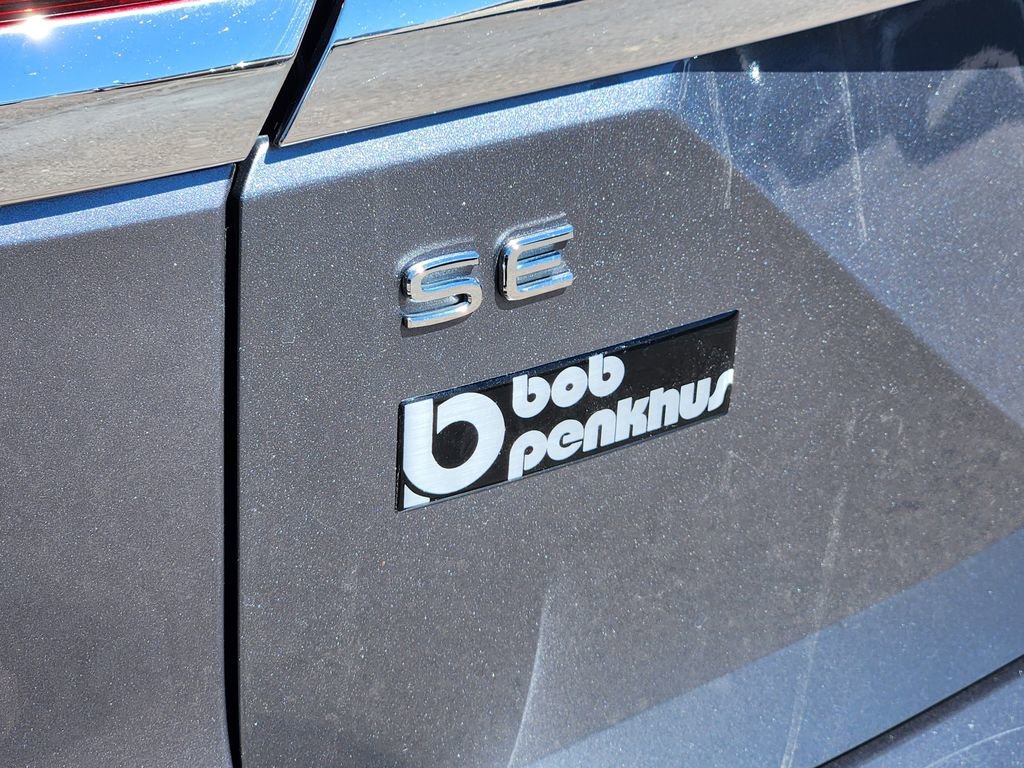 Used 2025 Volkswagen Atlas SE image 31