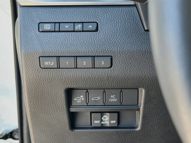 Used 2025 Lexus GX 550 w/ Accessory Package (Z1) AWD/4WD image 38