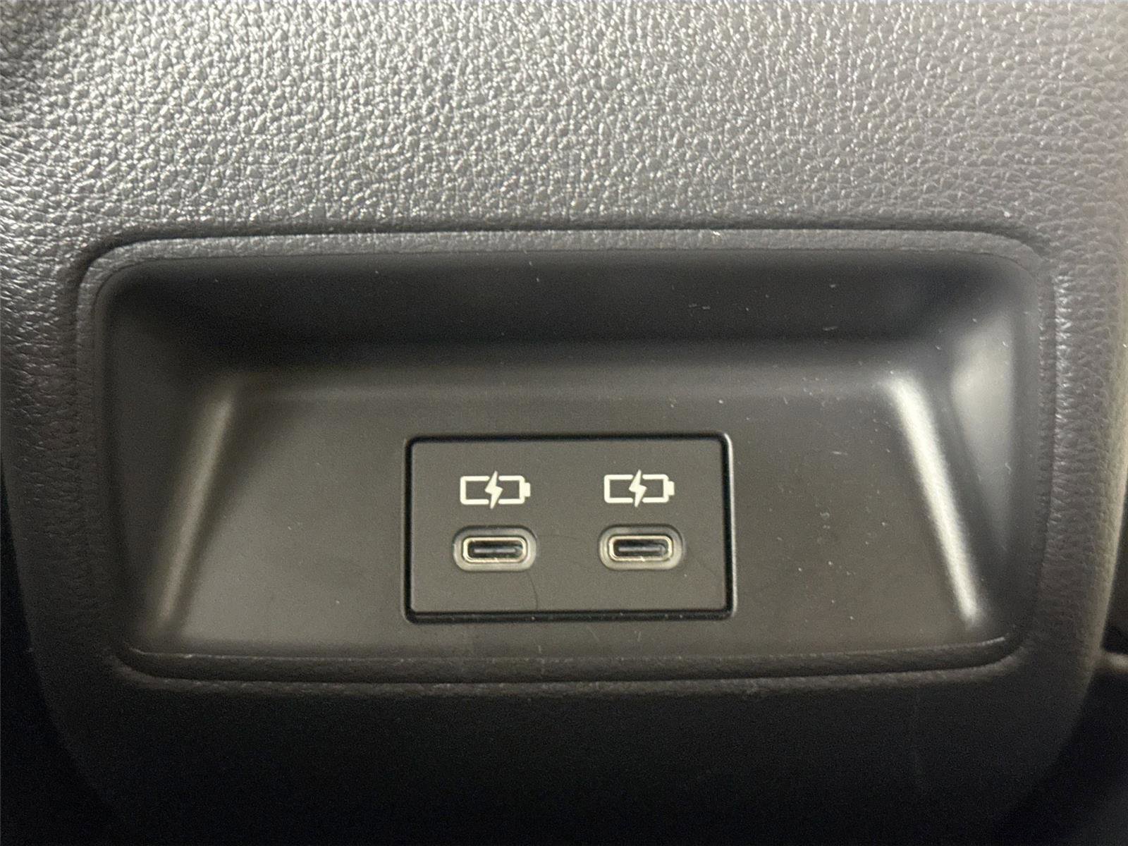 Used 2025 Toyota Corolla LE image 36