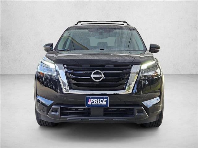 Used 2022 Nissan Pathfinder SV image 2