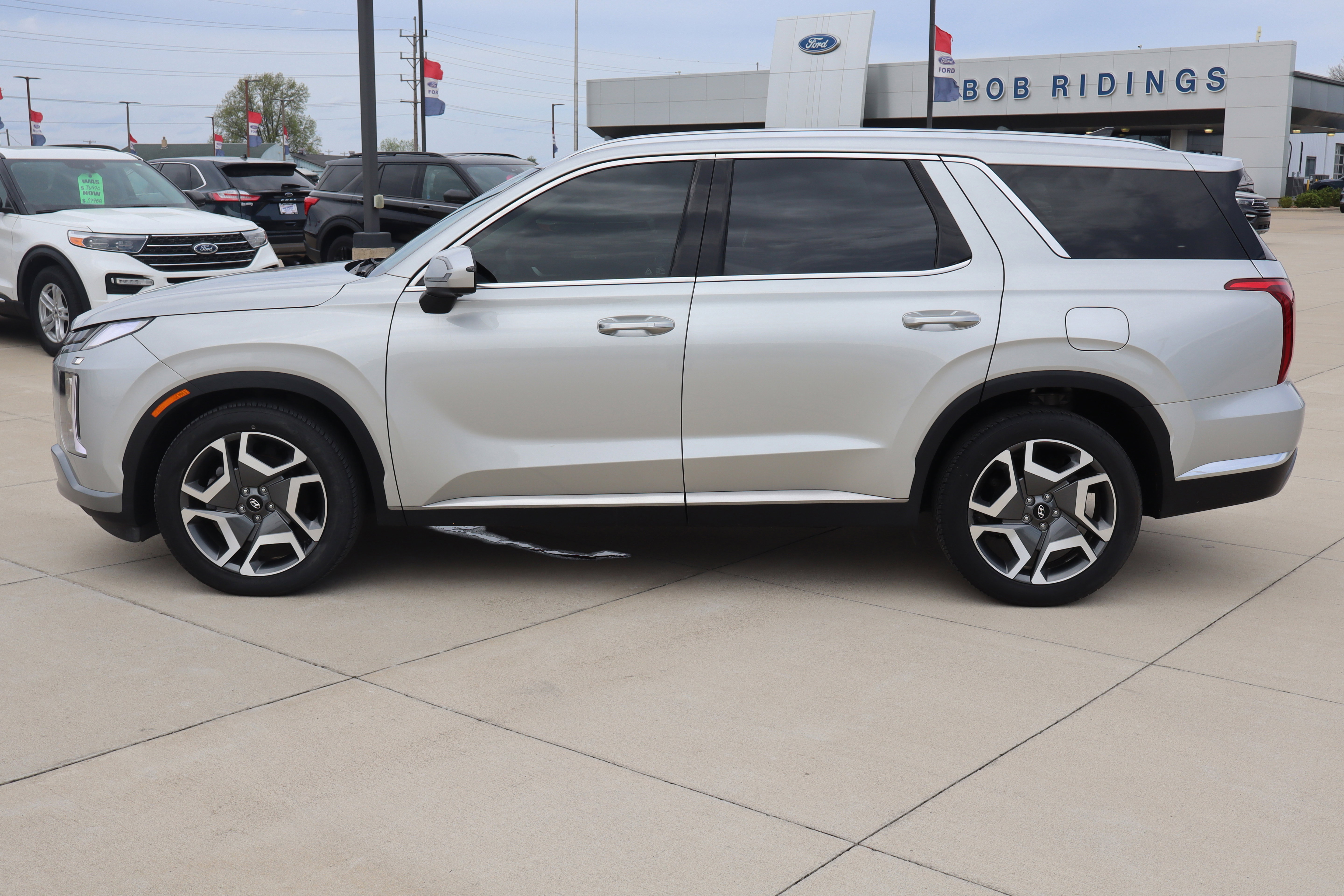 Used 2024 Hyundai Palisade Limited image 8