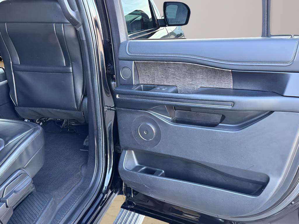 Used 2021 Ford Expedition Max Limited image 32