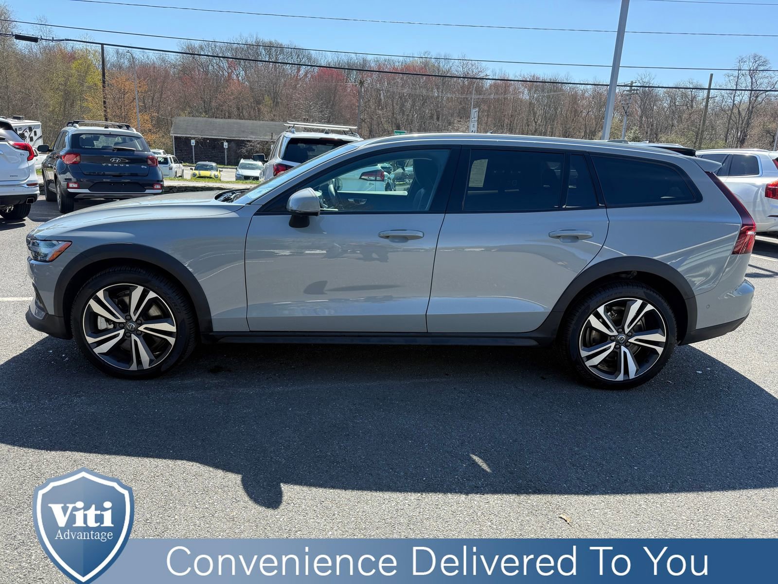 Certified 2025 Volvo V60 B5 Cross Country Plus AWD/4WD image 5