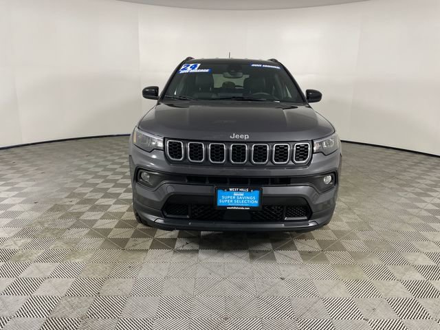 Used 2024 Jeep Compass Latitude image 26