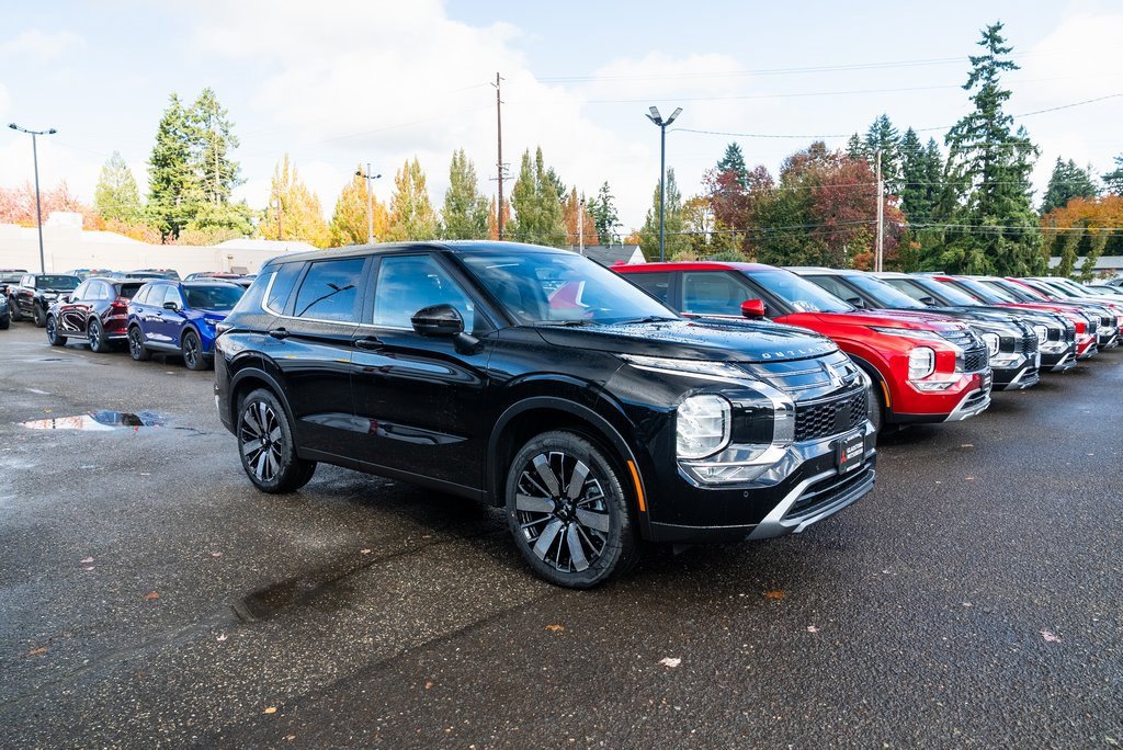 New 2025 Mitsubishi Outlander SE image 26