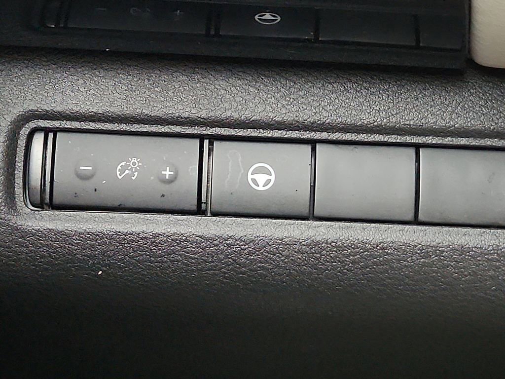 Used 2022 Nissan Pathfinder SV image 24