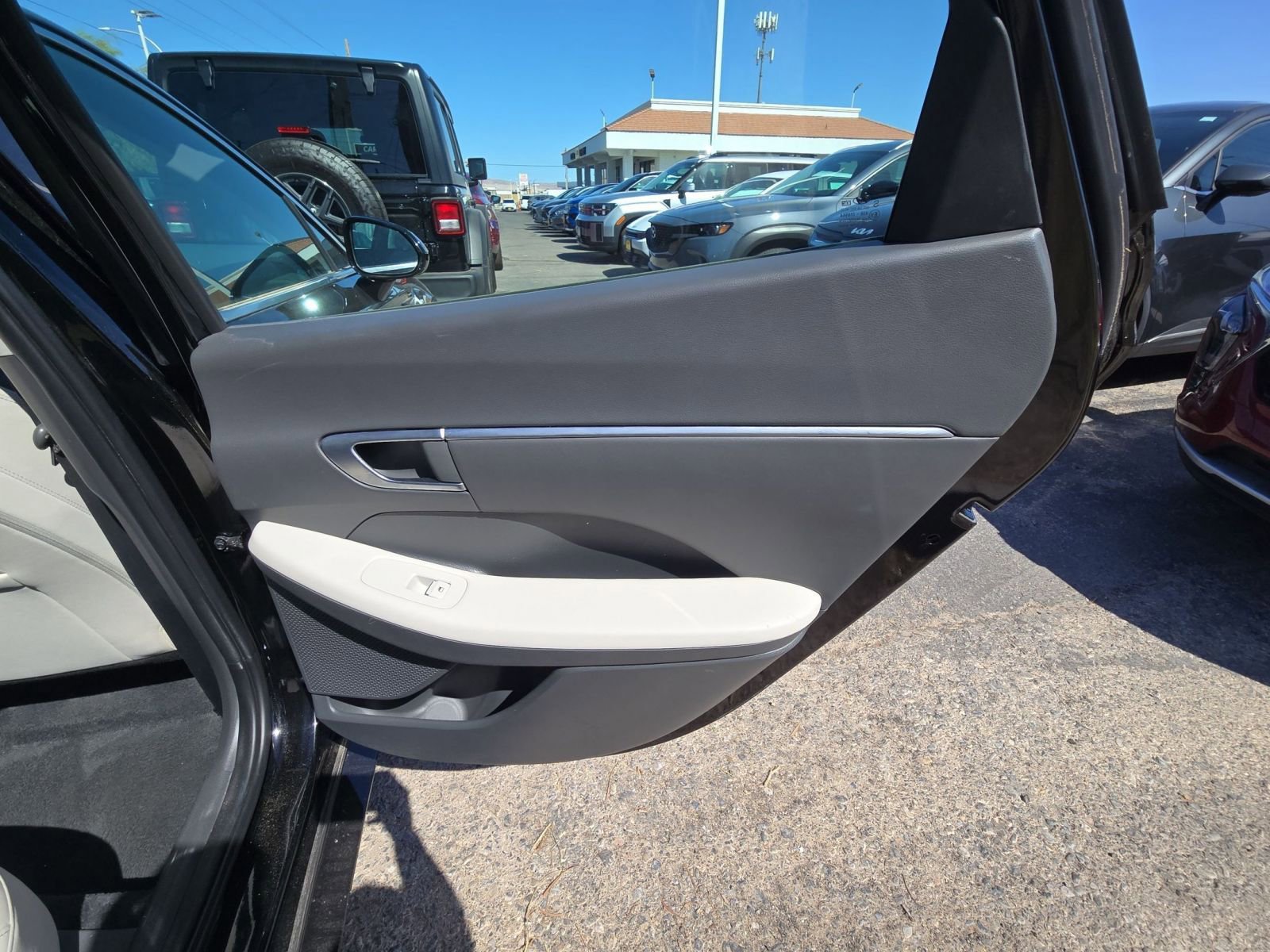 Used 2025 Hyundai Sonata SEL FWD image 18