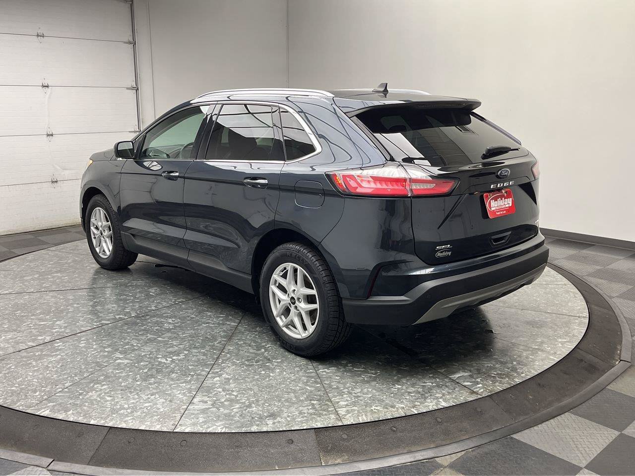 Used 2023 Ford Edge SEL w/ Convenience Package AWD/4WD image 2