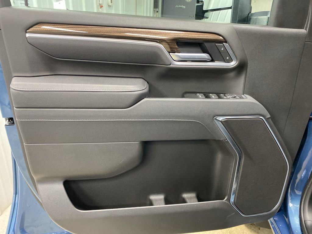 Used 2025 Chevrolet Silverado 3500 LT w/ All Star Edition image 21