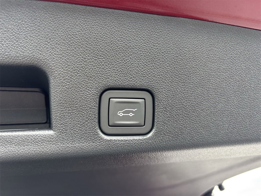 New 2026 Chevrolet Traverse RS w/ LPO, Floor Liner Package image 18