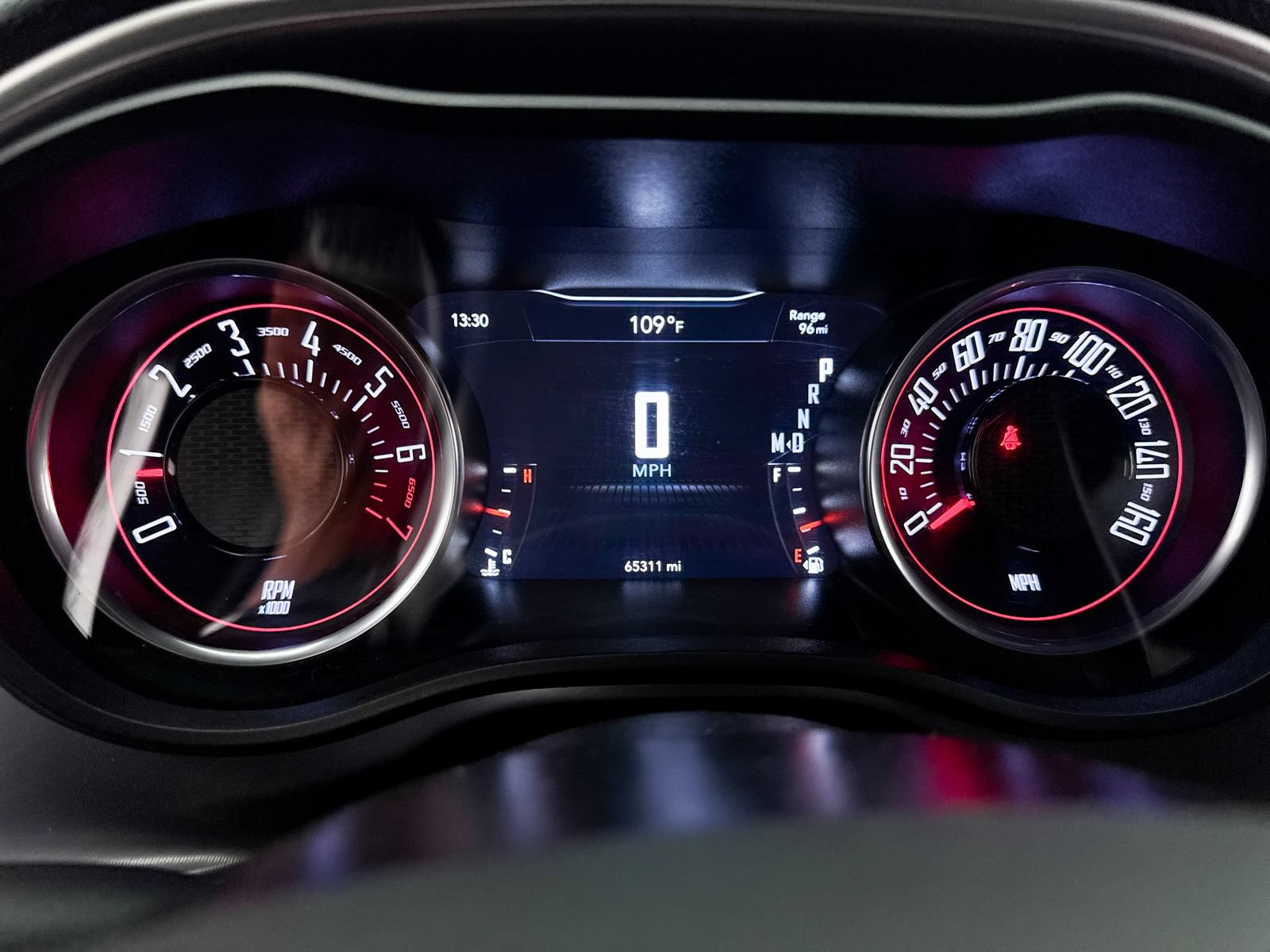 Used 2022 Dodge Challenger SXT RWD image 31