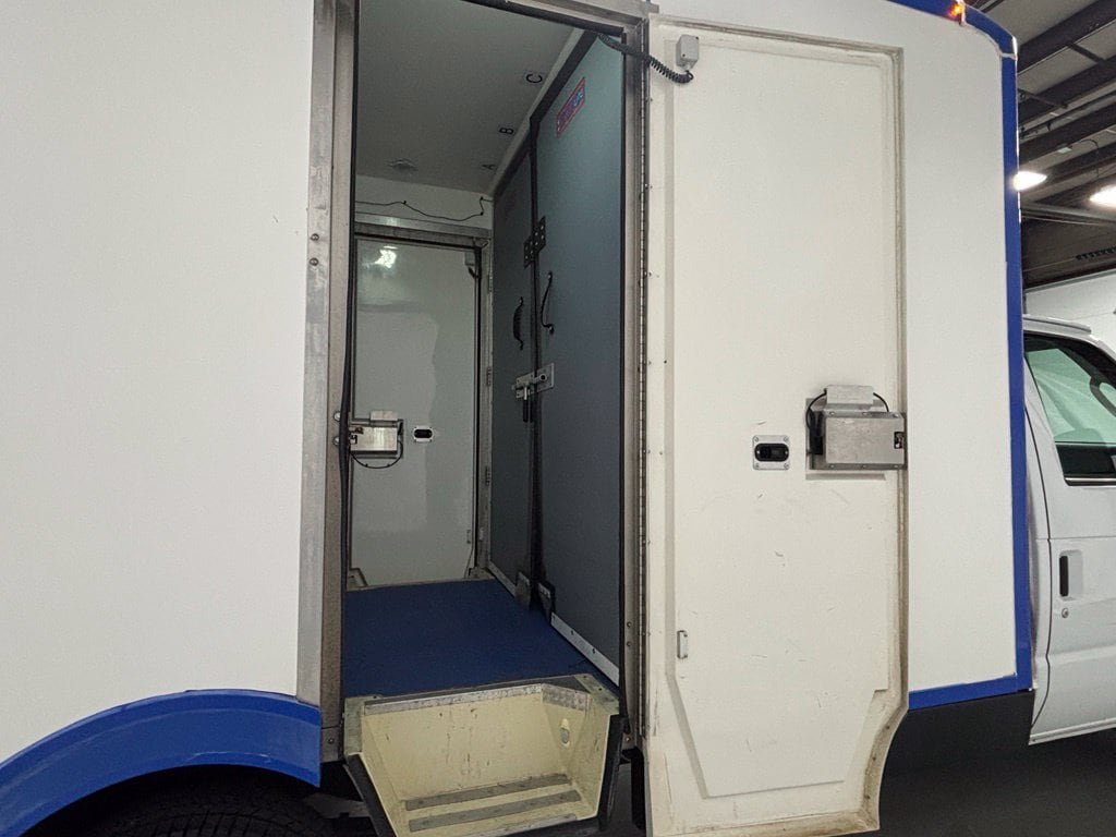 Used 2023 Ford E-350 and Econoline 350 Super Duty w/ Power Windows & Locks Group RWD image 43