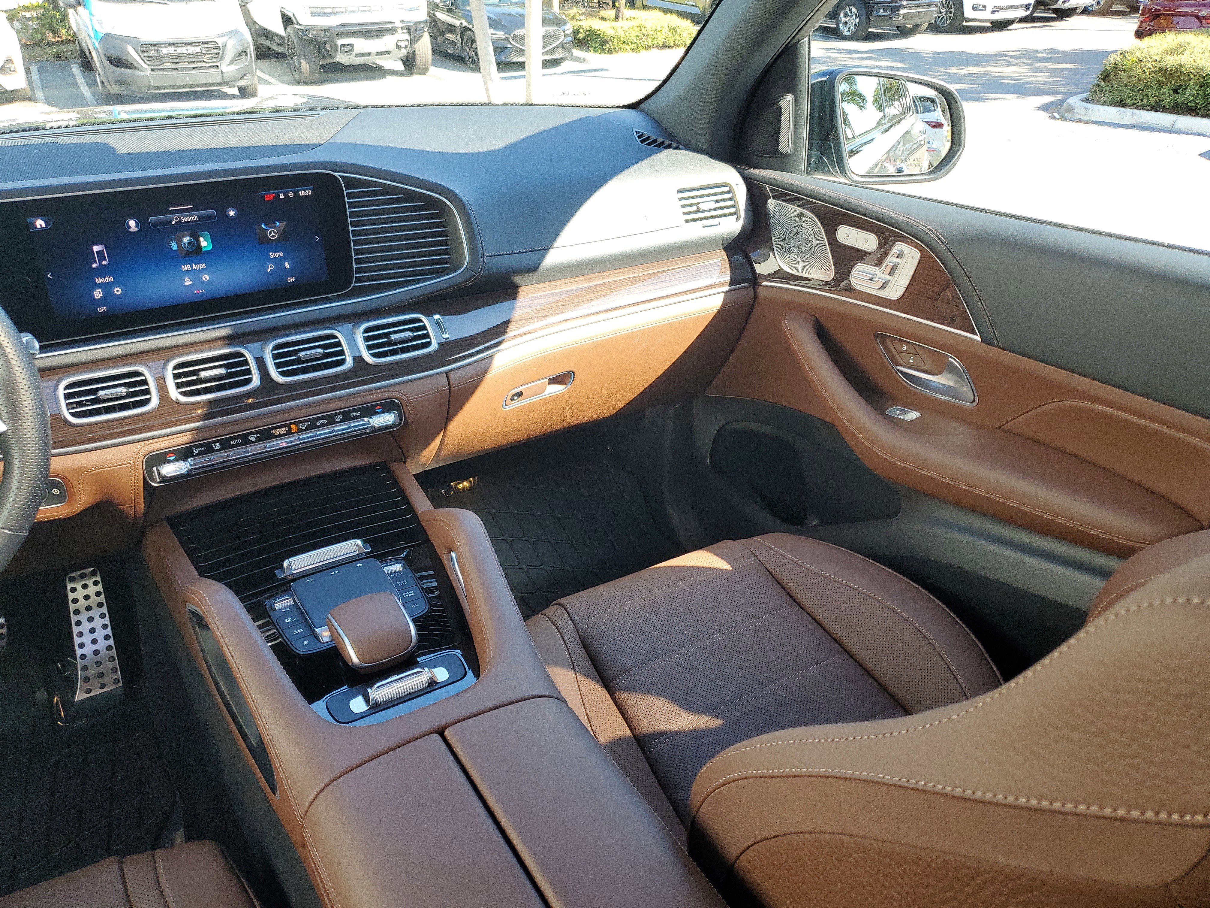 Used 2024 Mercedes-Benz GLS 450 4MATIC image 18