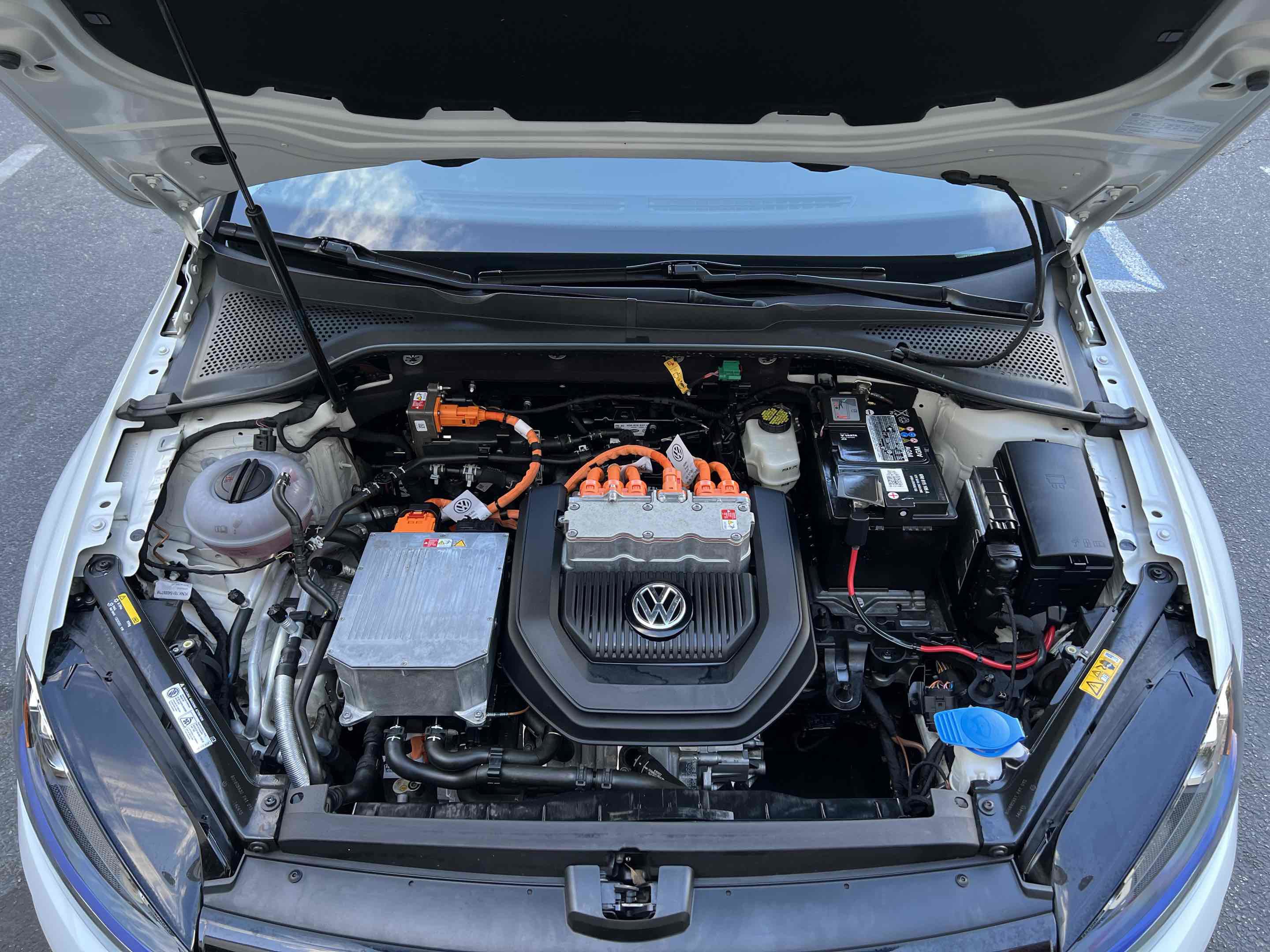 Used 2015 Volkswagen e-Golf SEL Premium FWD image 50