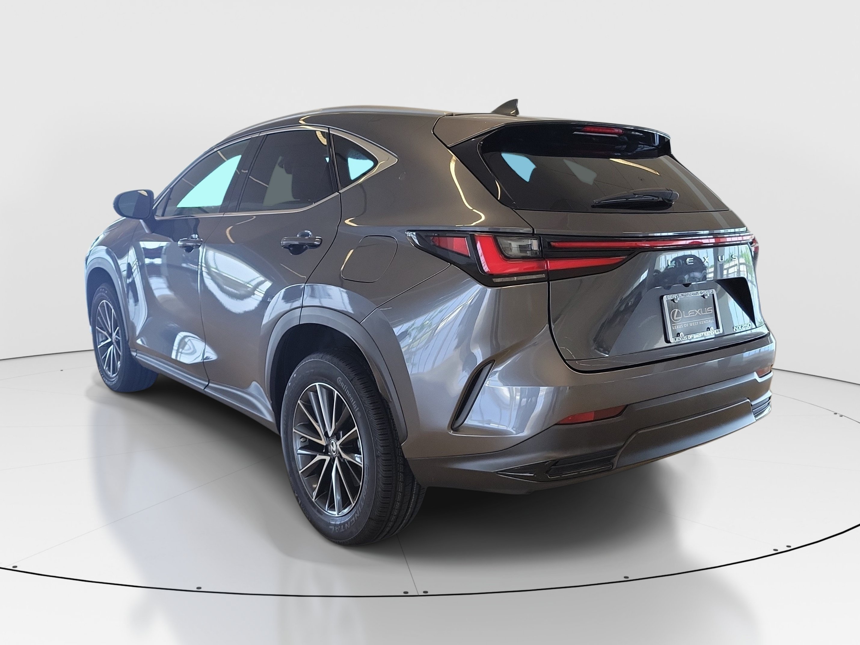 Used 2023 Lexus NX 250 FWD w/ Towing Package (2000 Lbs) image 6