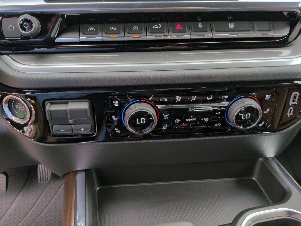 New 2026 Chevrolet Silverado 1500 High Country w/ Technology Package AWD/4WD image 31