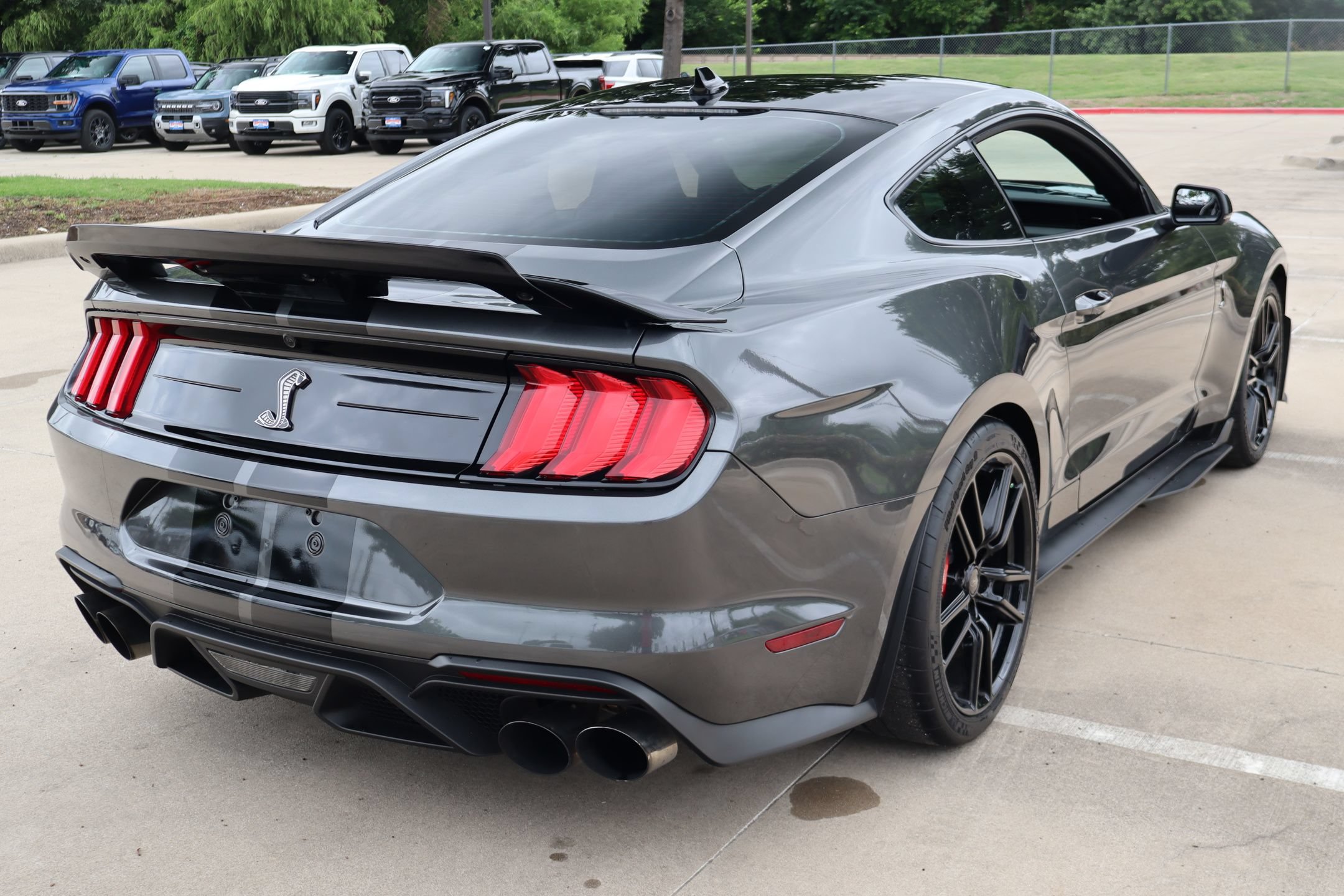 Used 2020 Ford Mustang Shelby GT500 w/ Technology Package RWD image 3