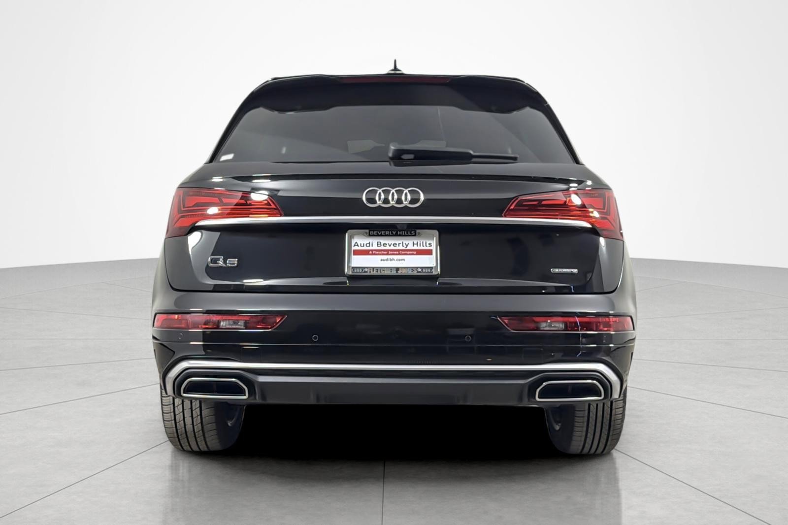 Used 2023 Audi Q5 2.0T Premium w/ Convenience Package AWD/4WD image 4