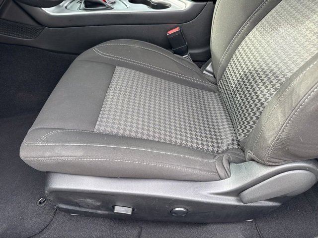 Used 2022 Dodge Challenger SXT image 10