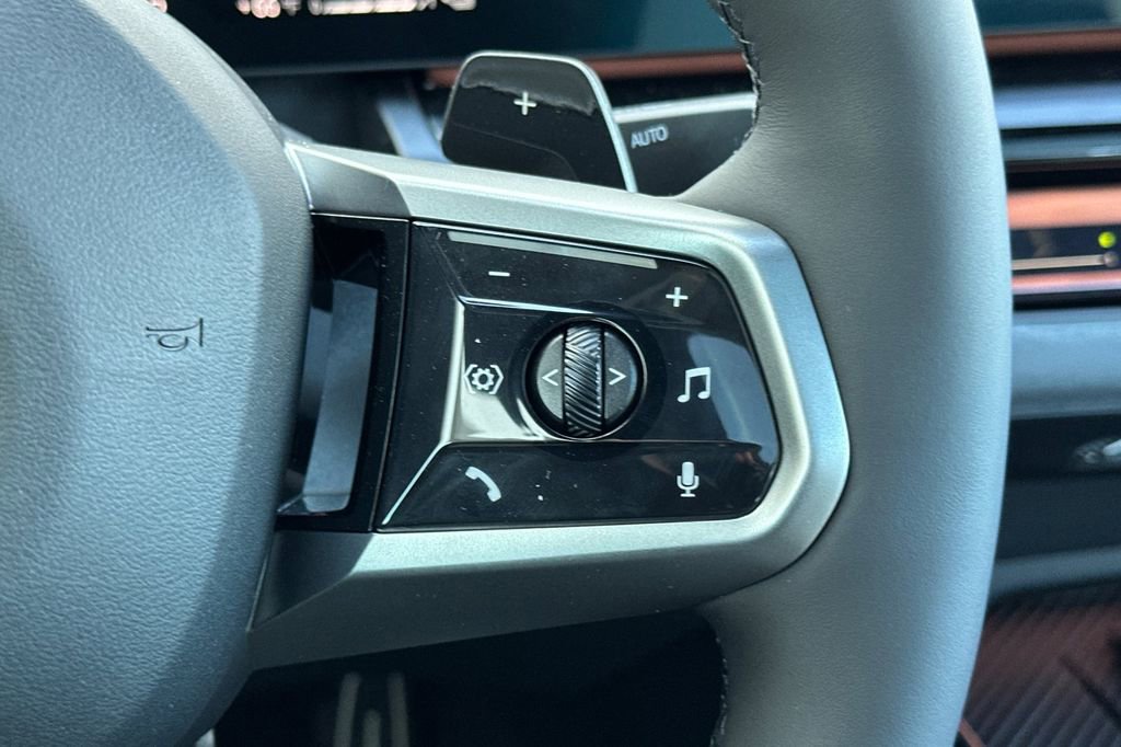 New 2026 BMW 550e xDrive 550e xDrive w/ Executive Package image 28