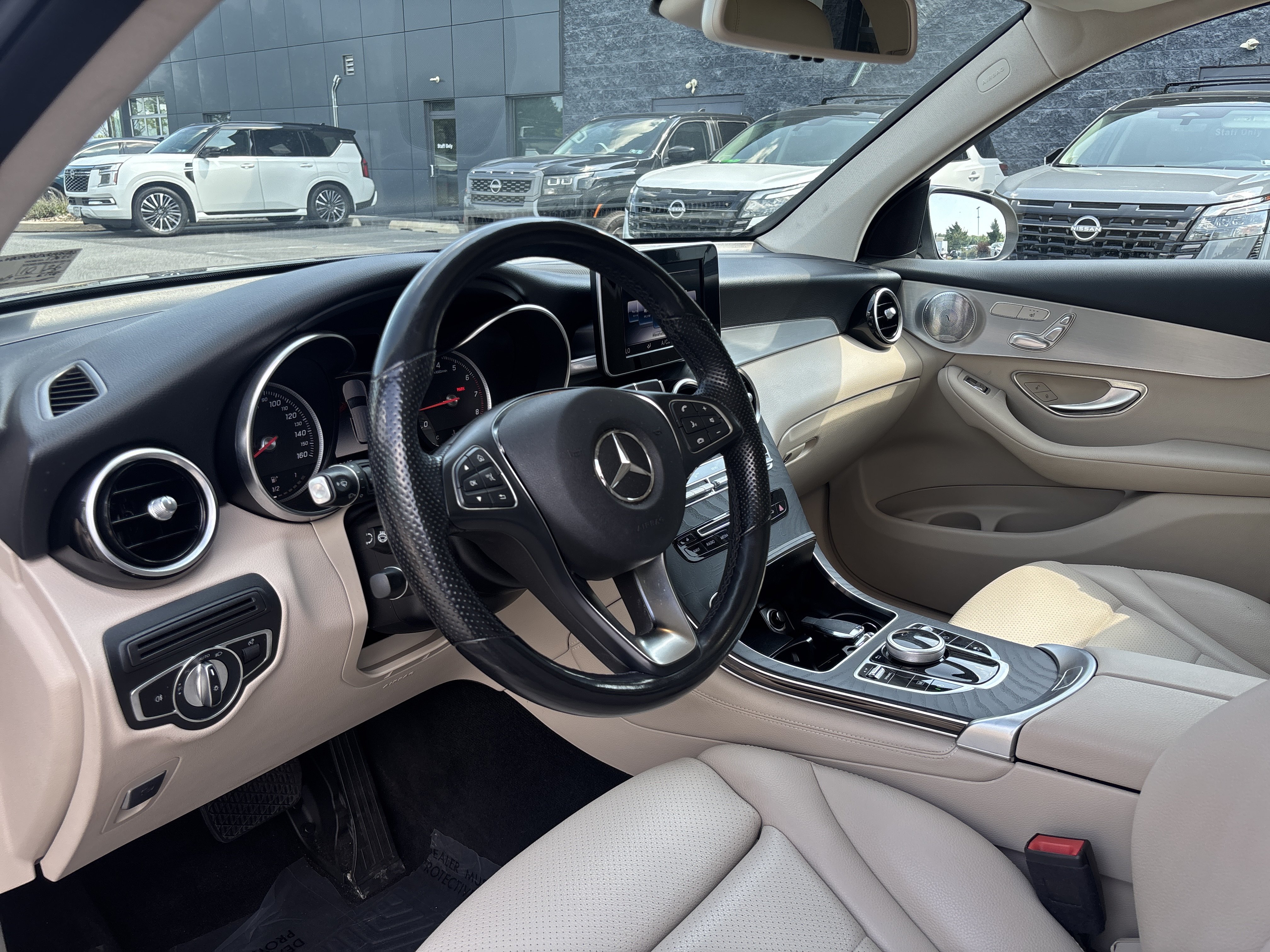 Used 2019 Mercedes-Benz GLC 300 4MATIC image 28