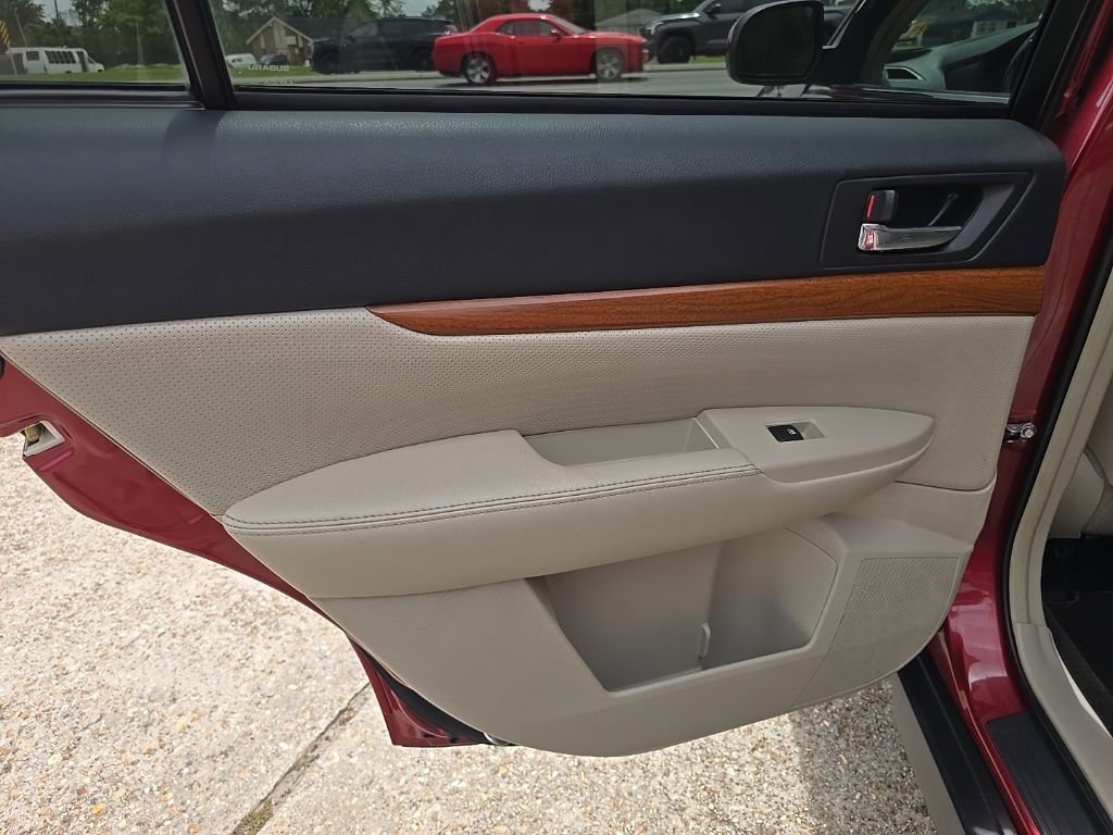 Used 2013 Subaru Outback 3.6R Limited image 34